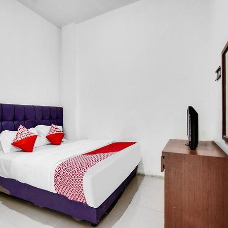 Oyo 90897 Hotel Sepupu Satria プカンバル エクステリア 写真