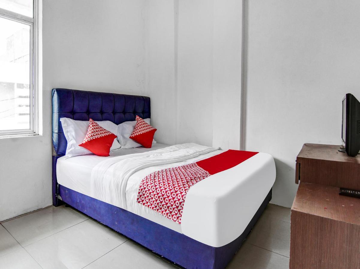 Oyo 90897 Hotel Sepupu Satria プカンバル エクステリア 写真