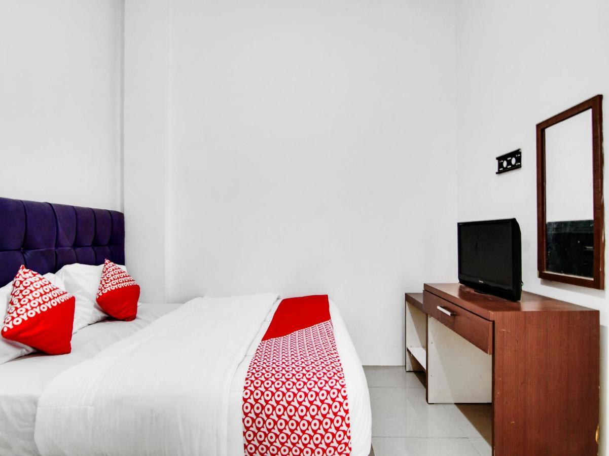 Oyo 90897 Hotel Sepupu Satria プカンバル エクステリア 写真