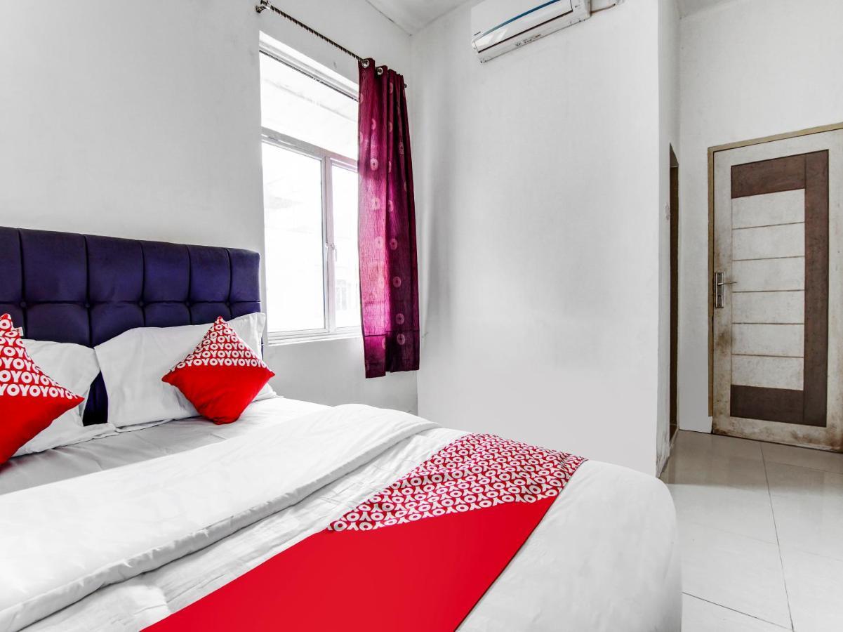 Oyo 90897 Hotel Sepupu Satria プカンバル エクステリア 写真