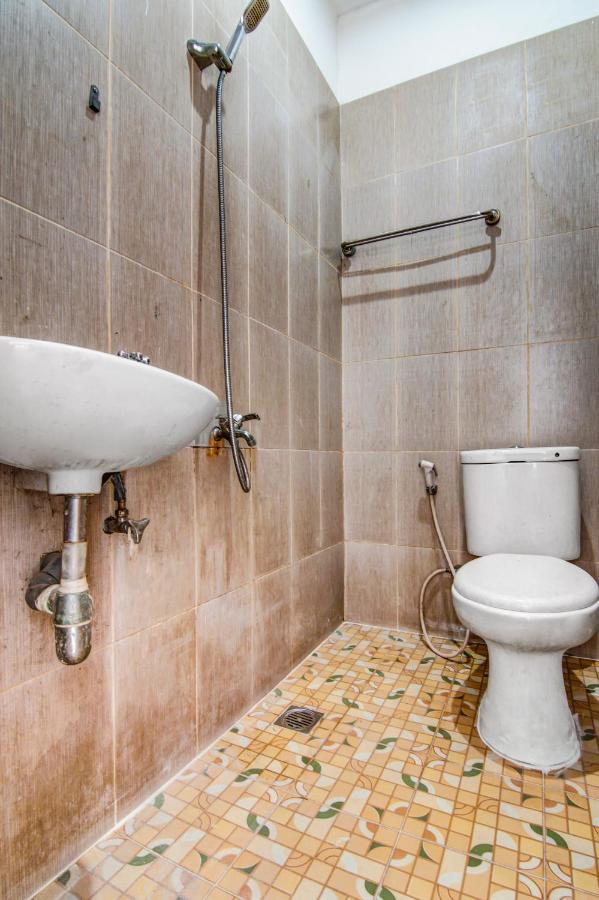 Oyo 90897 Hotel Sepupu Satria プカンバル エクステリア 写真